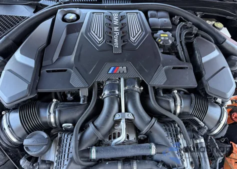 2023 BMW M8 Competition z USA, uszkodzony, nr VIN WBSAE0C07PCL08883